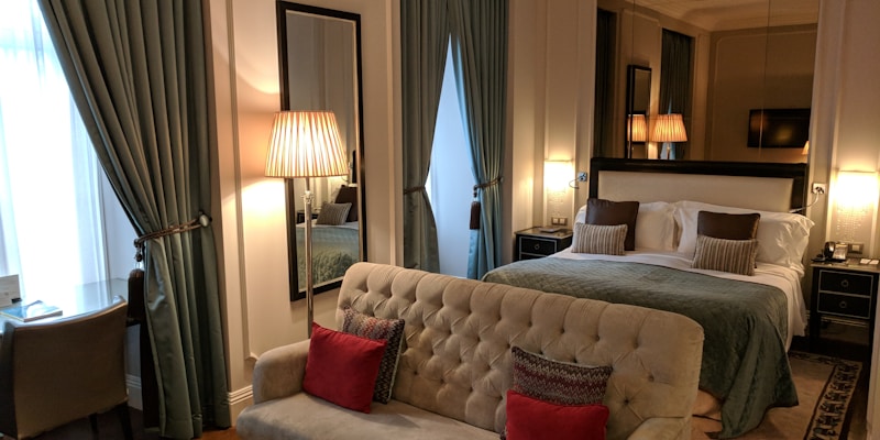 Room Layout Optimization for Guest Comfort